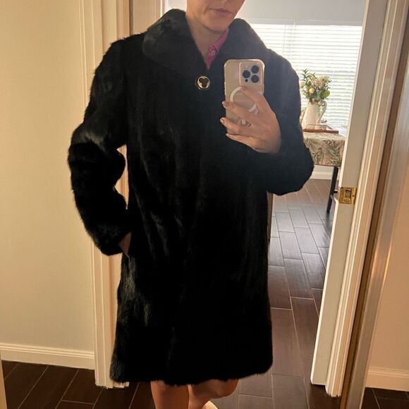 Mink Fur Coat    - Picture 9 of 9